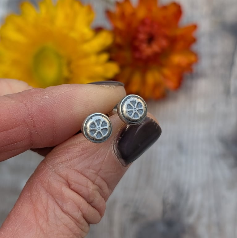 Sterling Silver Small Flower Pebble Stud Earrings - JBJ3020