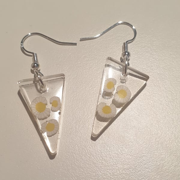 Triangle daisy flower resin earrings