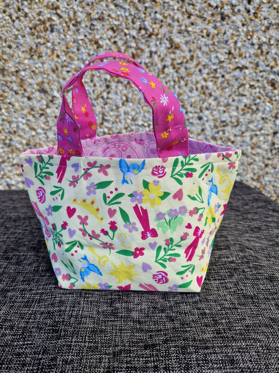 Toddlers shopping bag