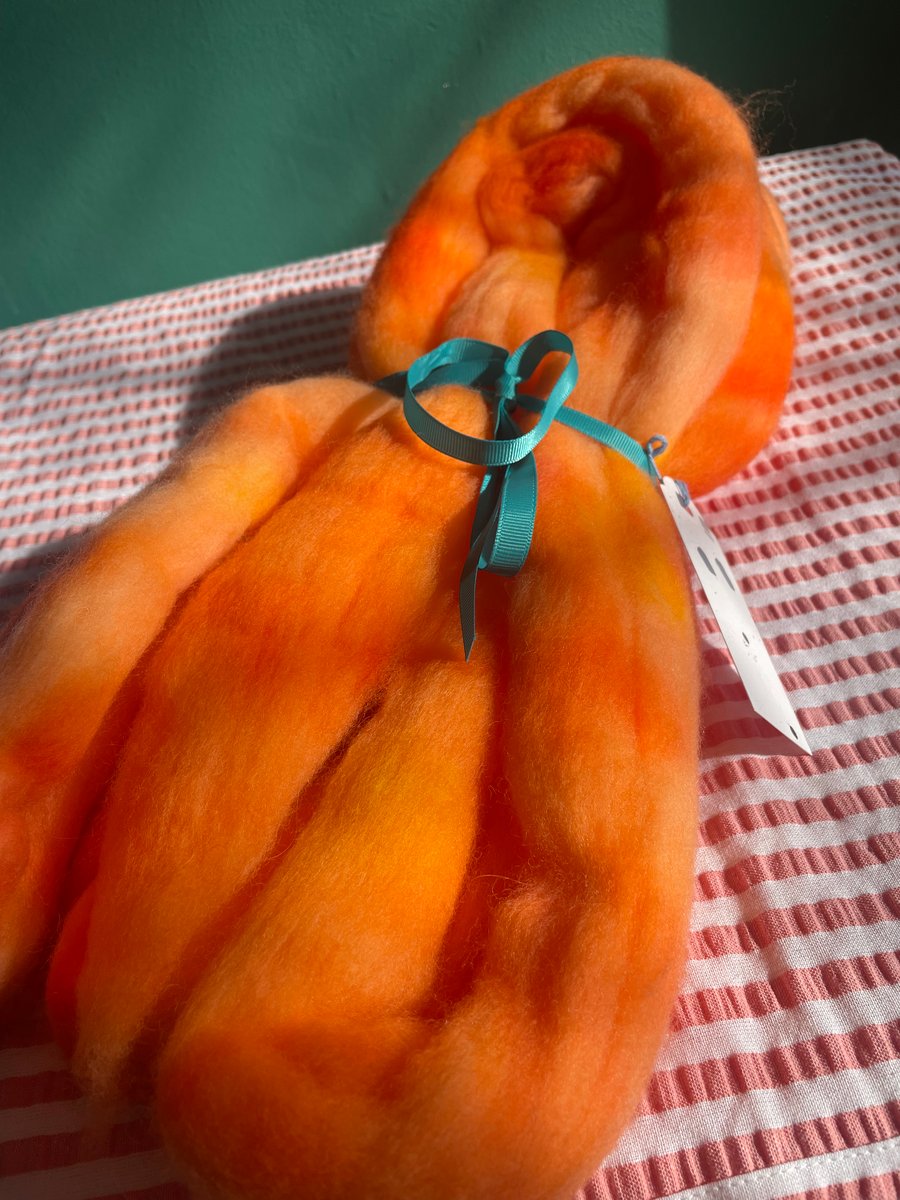 Dyed wool tops roving for spinning - 100g