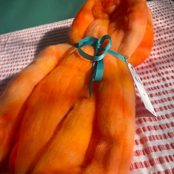 Dyed wool tops roving for spinning - 100g
