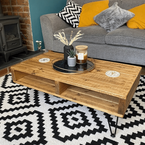 Rustic Reclaimed Pallet style Coffee Table      100cm x 60cm