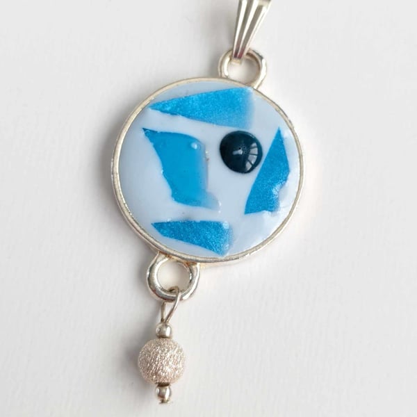 Round Resin Pendant With Mosaic Effect & Droplet