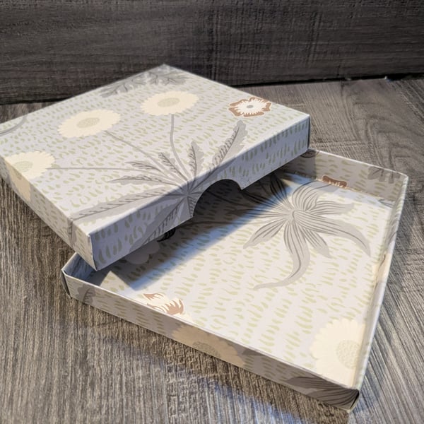 'Light Florals Pair' - Two ultra-thin gift boxes with separate lids