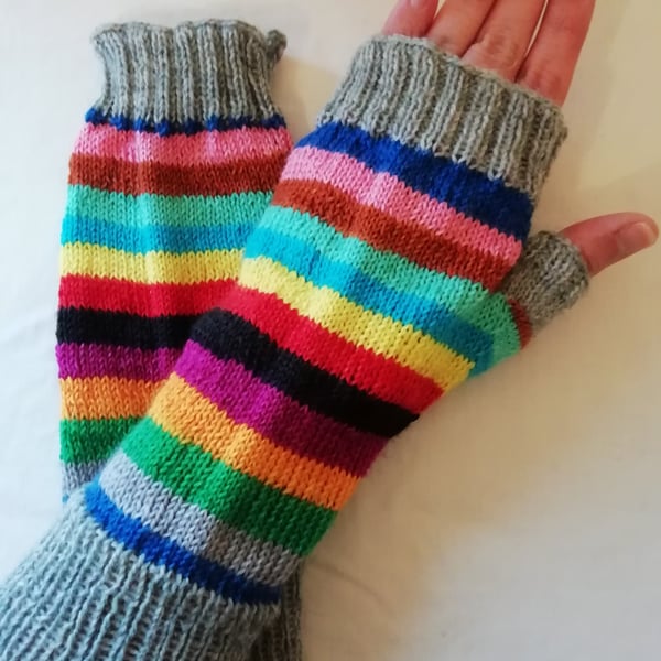 Fingerless gloves, hand knitted - Mind The Gap 