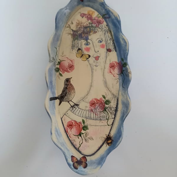 Figurative wall hanging or shallow dish 