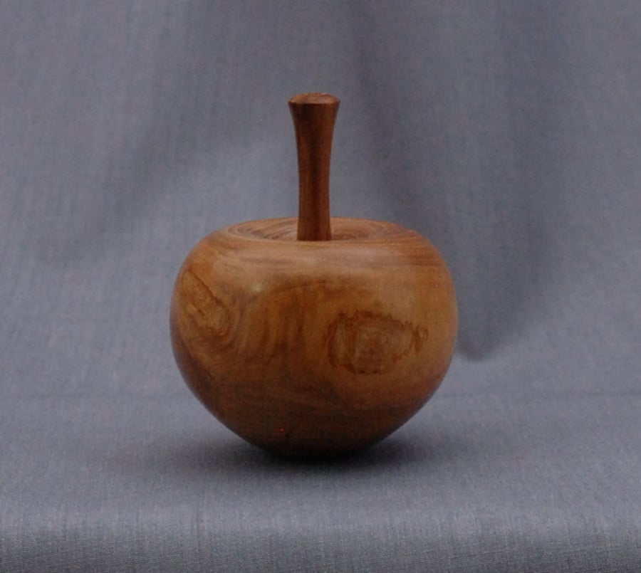 “Big Apple” Wooden Cord Pull