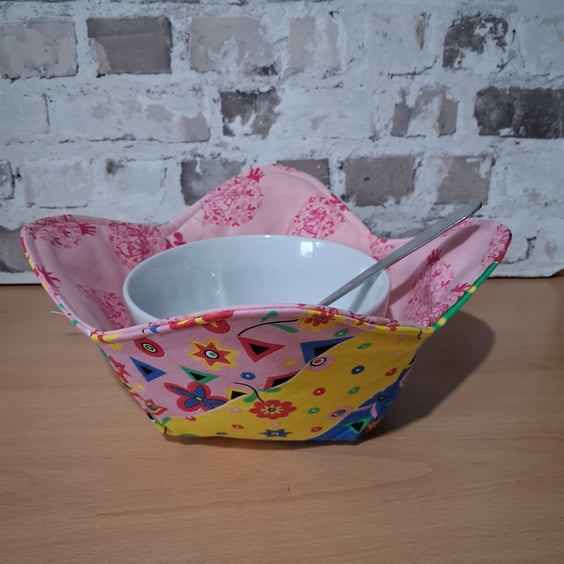 REVERSABLE BOWL COSY IN BRIGHT COLOURFUL FABRIC