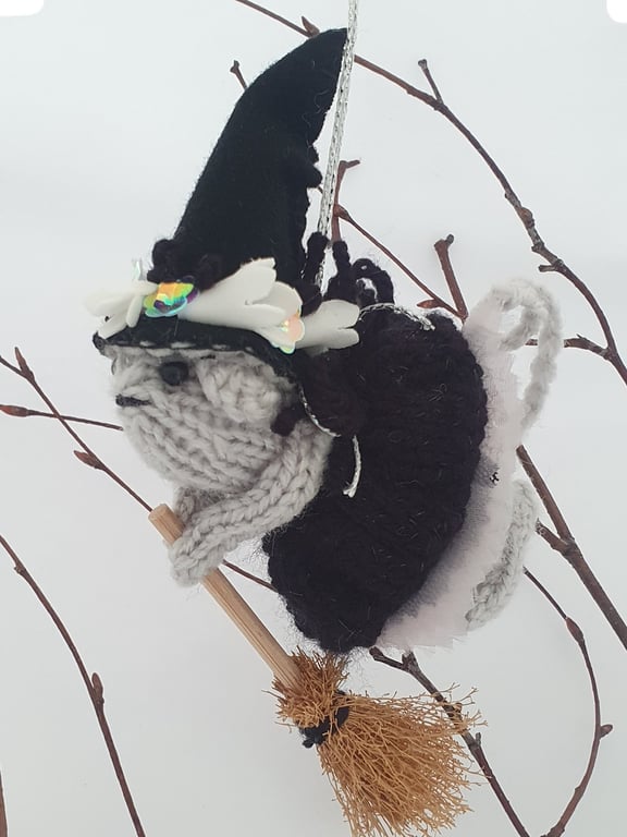 Hand Knitted Mini Witch Mouse -Magda