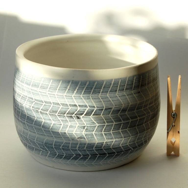 Ceramic planter with Japanese decoration