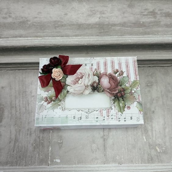 Christmas Box, Tags and Stars (Floral) CR 0033