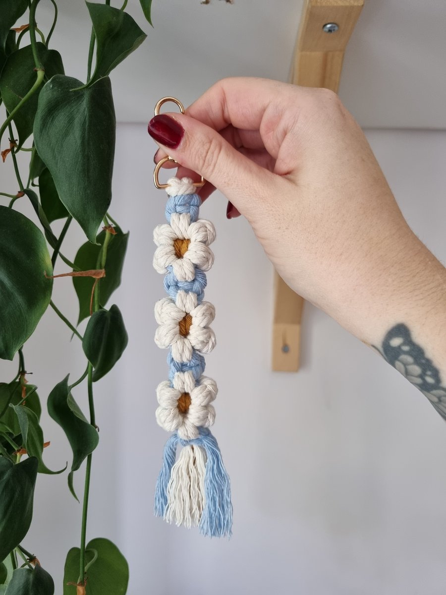 Macrame Daisy Chain Keyring - Powder Blue