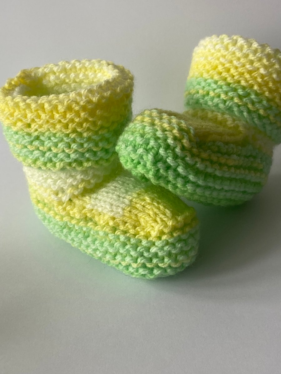 Hand knitted Baby Bootees