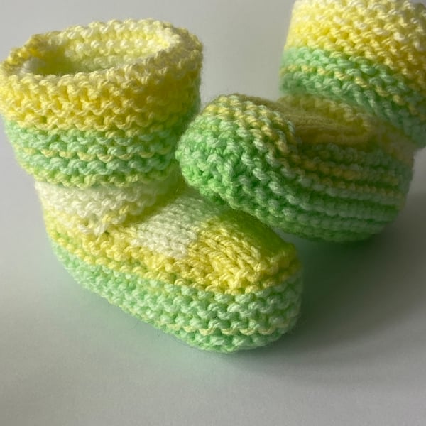 Hand knitted Baby Bootees
