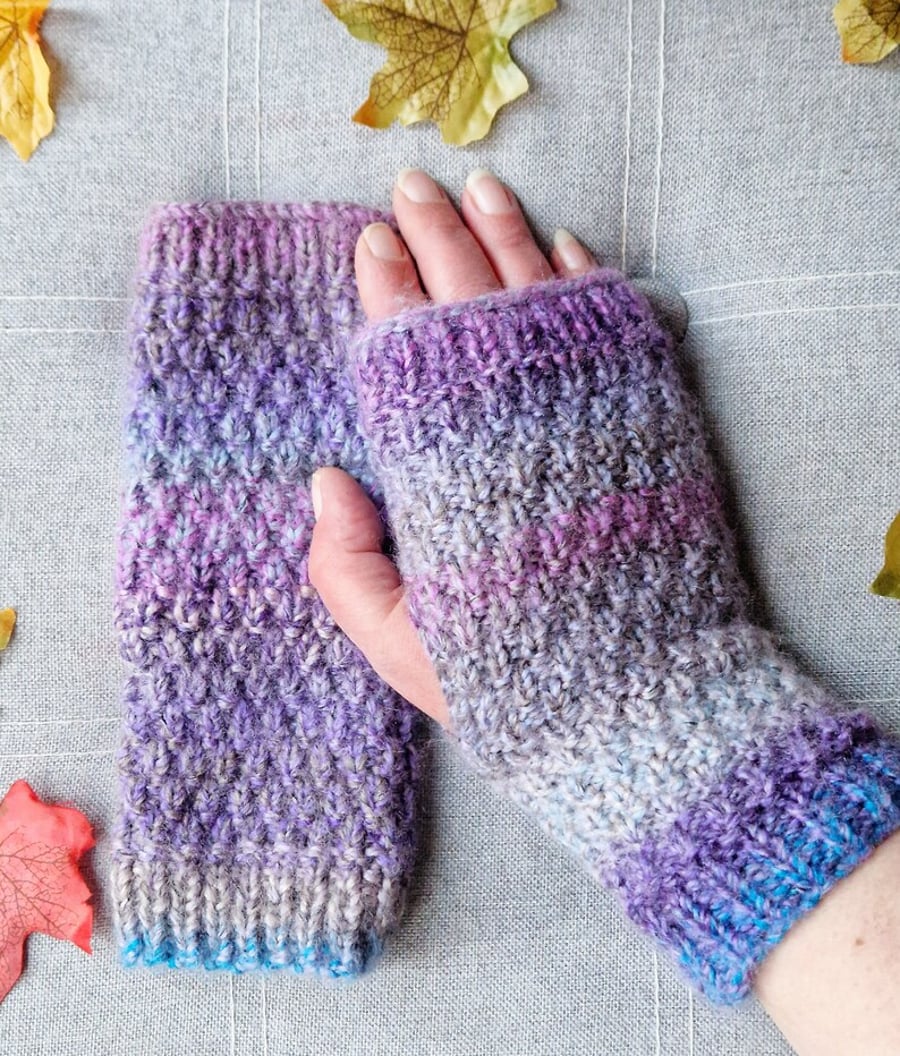 Chunky Knit Purple Pastel Wristwarmers