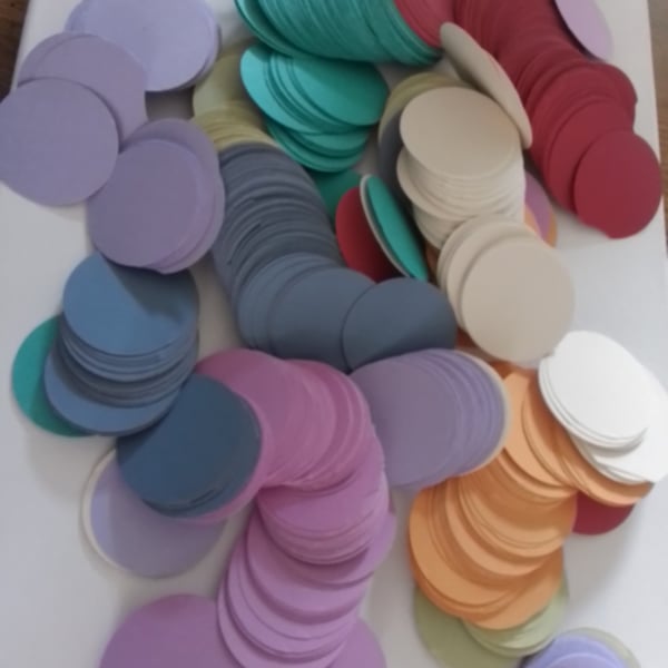 Card circles for crafting. Slight seconds. Ref 368