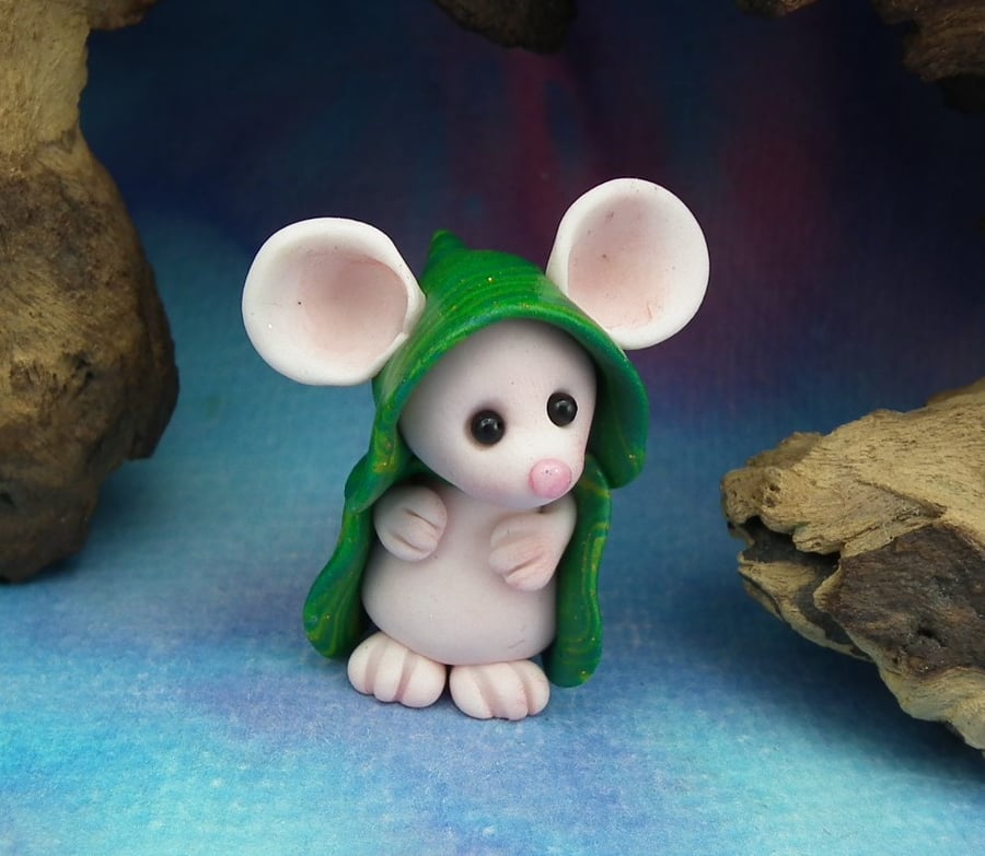 Downland Mouse 'Millie' Crop Gatherer OOAK Sculpt by Ann Galvin Gnome Village