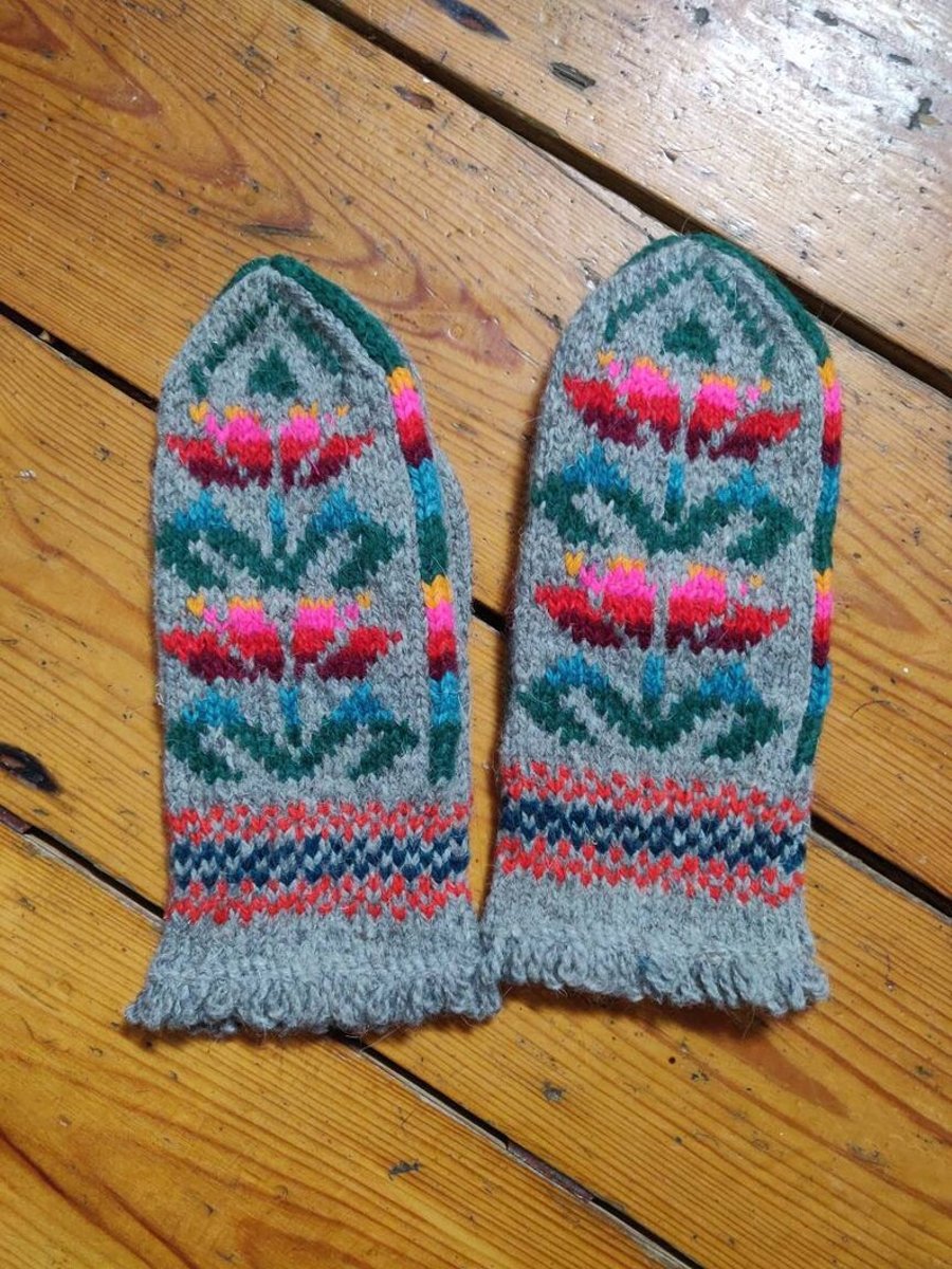Hand knit wool mittens fairisle christmas latvian nordic green grey
