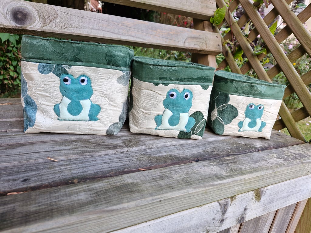 Set of 3 frog applique multipurpose storage cubes