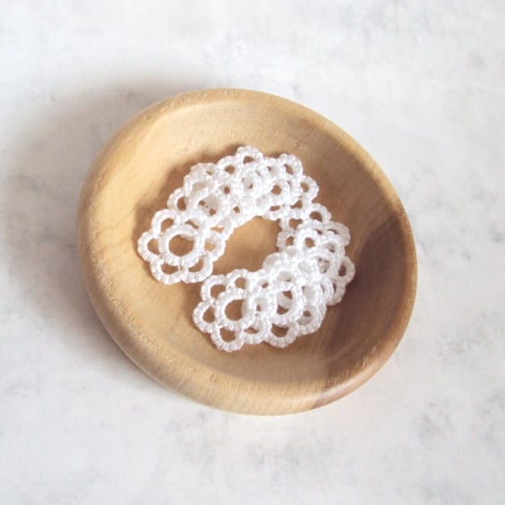 Handmade White Lace Applique Flowers - Pack of 10