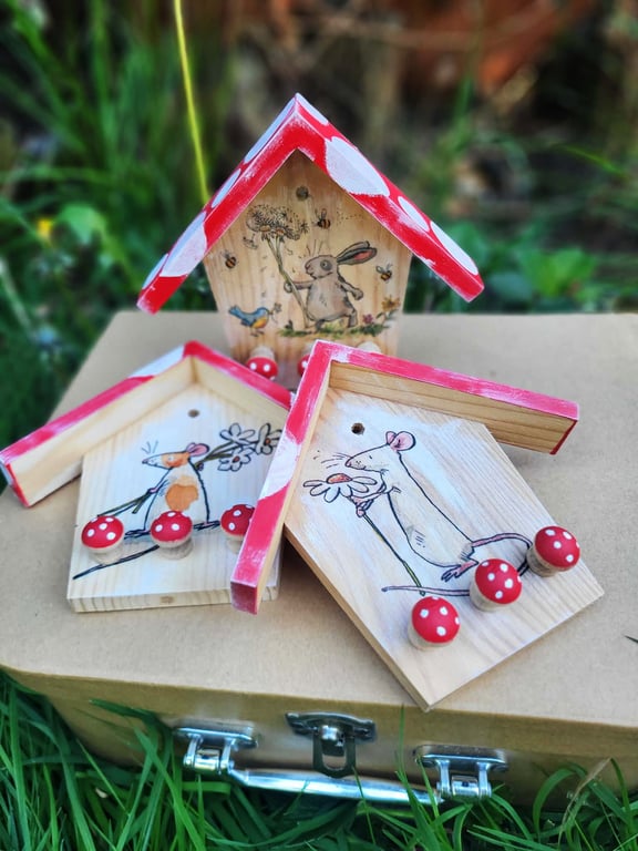 Small Wooden Wall Hook Rack - Mouse Design - Jewellery & Key Organiser for Kids 