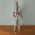 Figures made of wire Love between Parent and child 