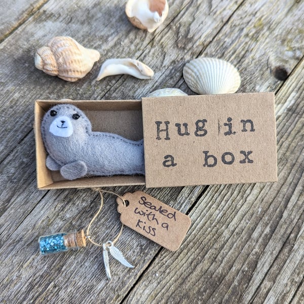 Seal, hug in a box, sealife, animals, sending hugs