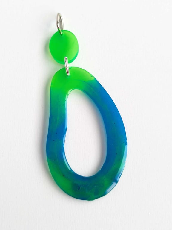 Retro 80's Irregular Shape Pendant