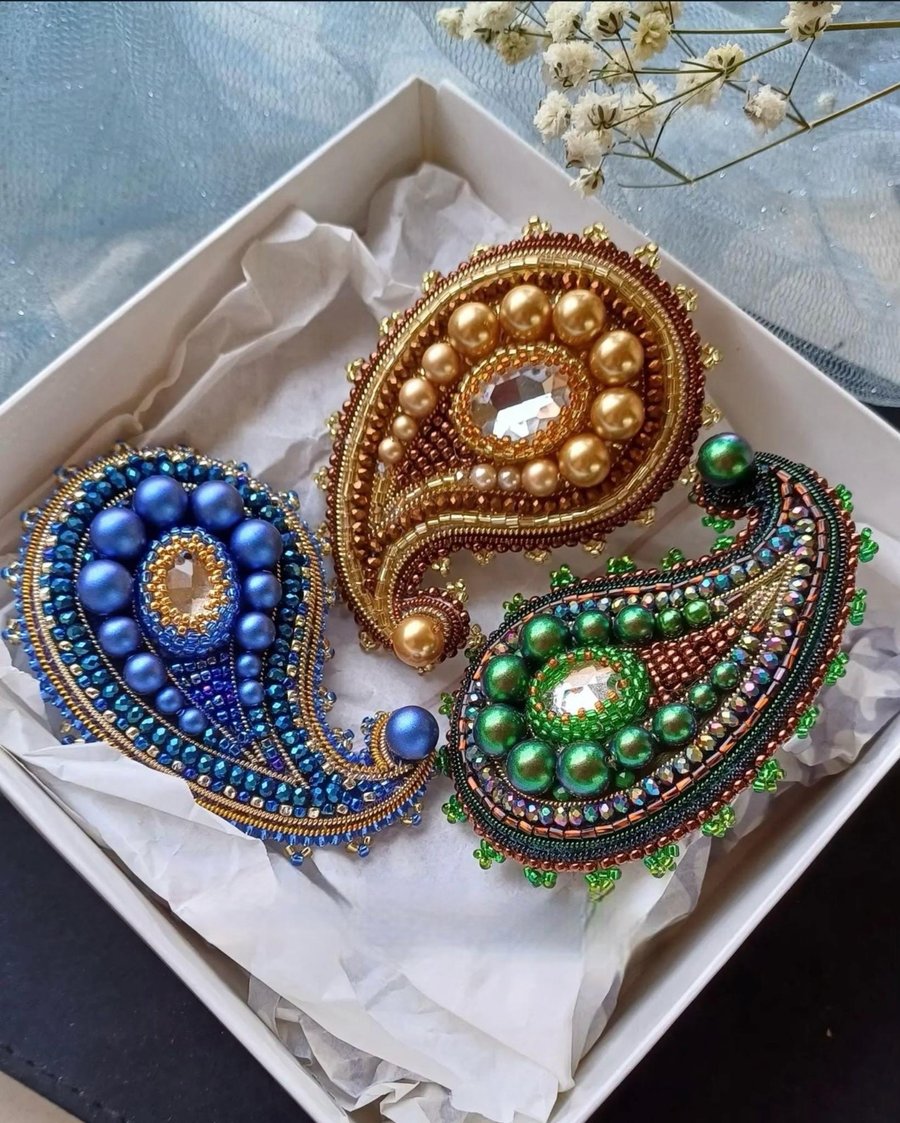 Handcrafted Beaded Paisley Brooch Pin, Elegant Paisley Lapel Pin, Crystal and Pe