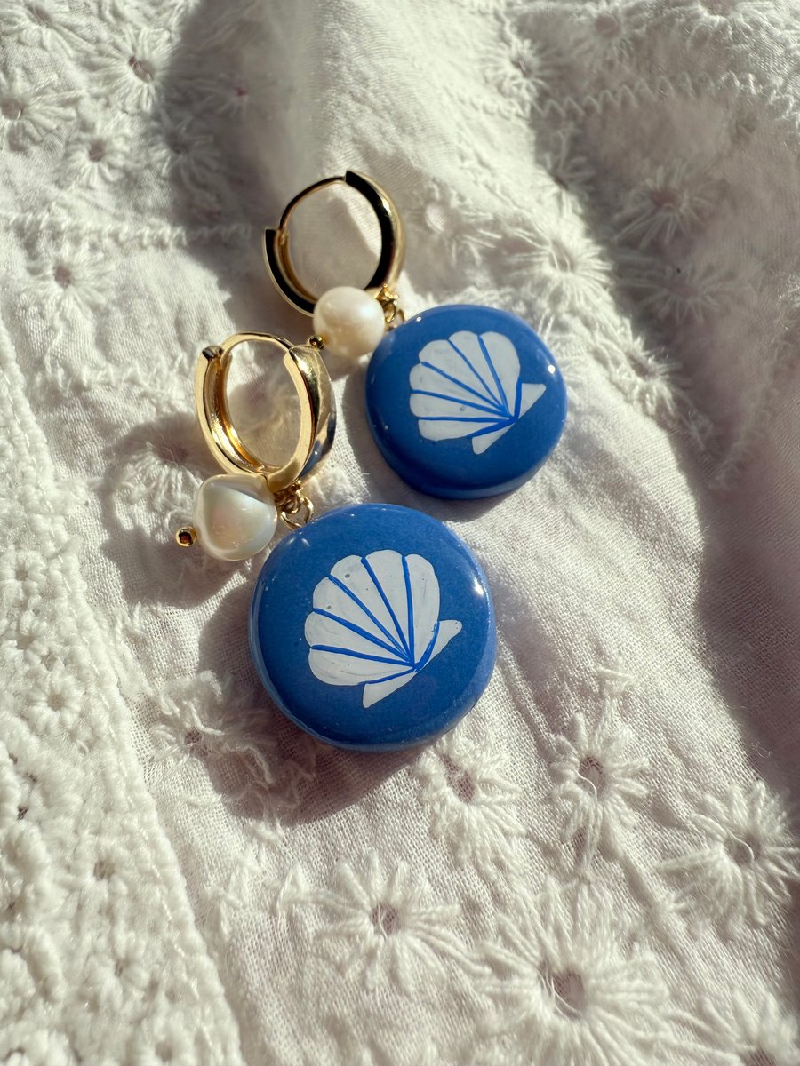 Blue Seashell Earrings with Pearls – Hand Painted