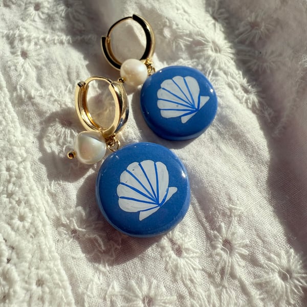 Blue Seashell Earrings with Pearls – Hand Painted