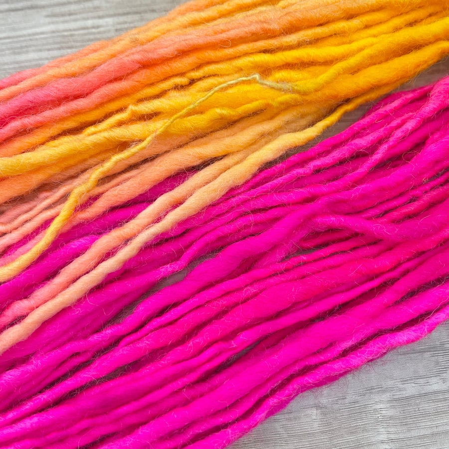 Handspun Corriedale Yarn Single Ply Thick and Thin Bulky Yarn Hand Dyed