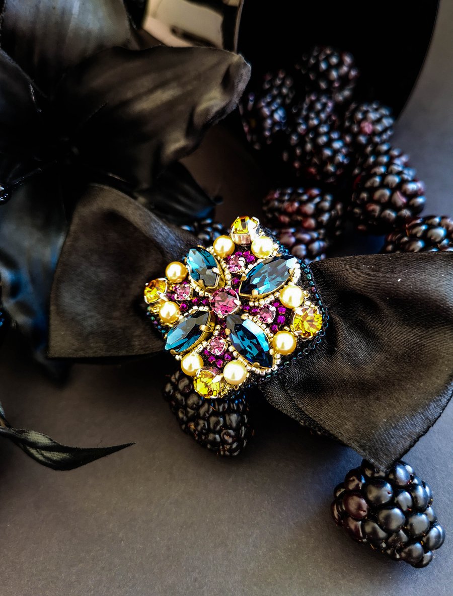 Glamorous Beatrice Swarovski crystal embellished beaded multi color bow brooch