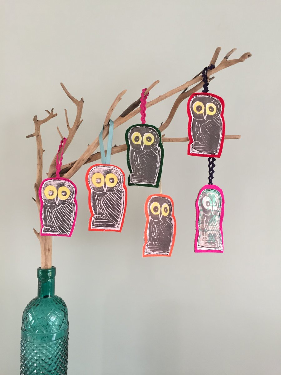 Red Owl Decoration with Dark Blue Ric Rac Loop