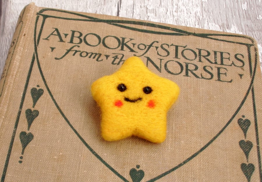 Star brooch,needle felt brooch, needle felted,star ,Kawaii jewellery,brooch