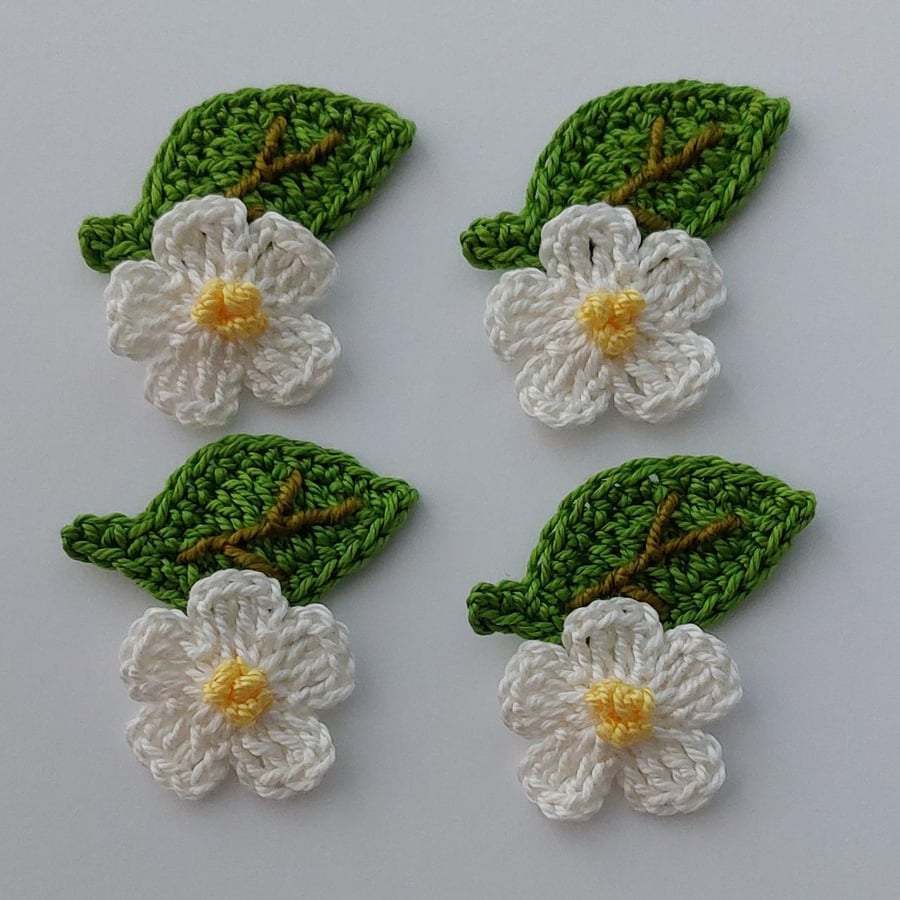 Crochet flower set - daisies- Leaves - embellishments - Appliques