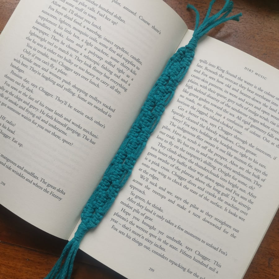 Bookmark - Handmade Macrame Boho Inspired - Emerald Green FREE UK P&P