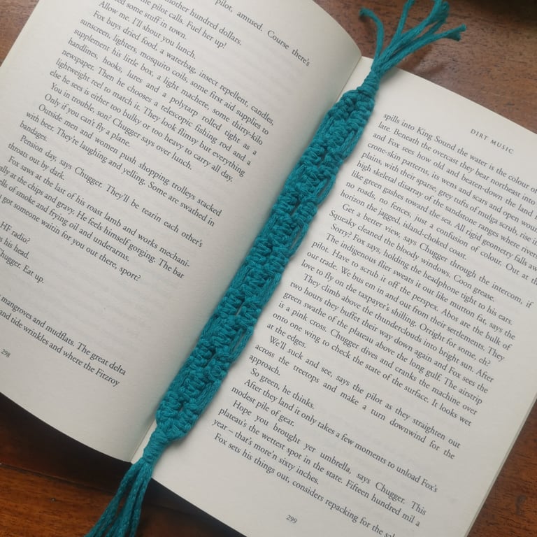 Bookmark - Handmade Macrame Boho Inspired - Emerald Green FREE UK P&P