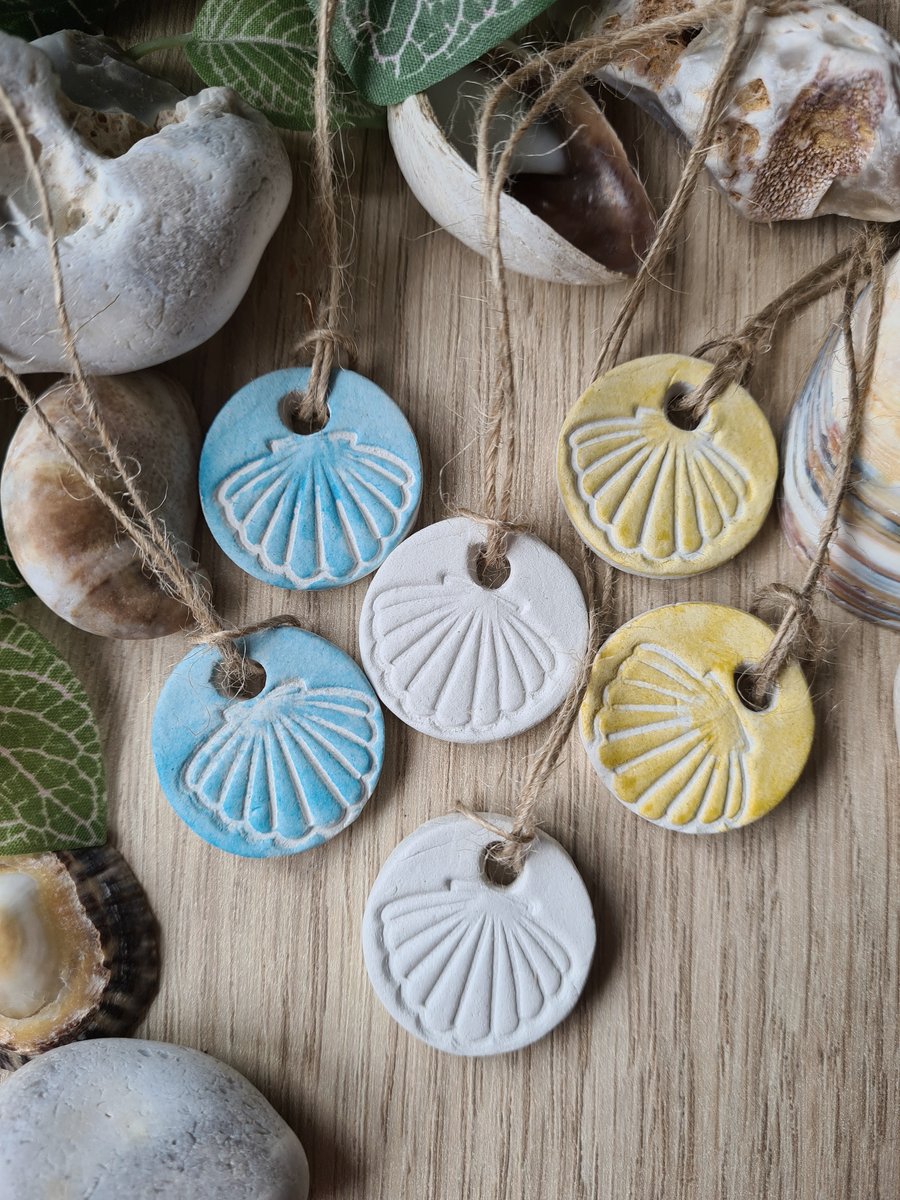 2 clay shell design gift tags decorations choice of colour