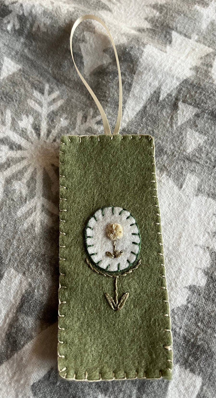 Felt Bookmark - Green Floral 
