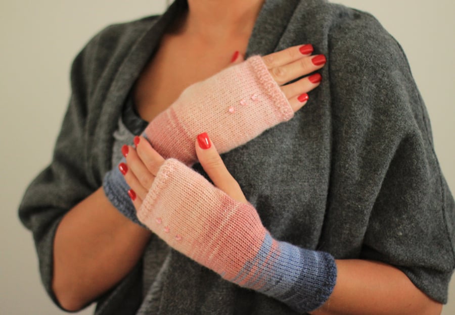 Hand warmers, Fingerless gloves
