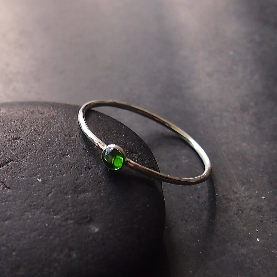  Sterling Silver Skinny Ring with Chrome Diopside