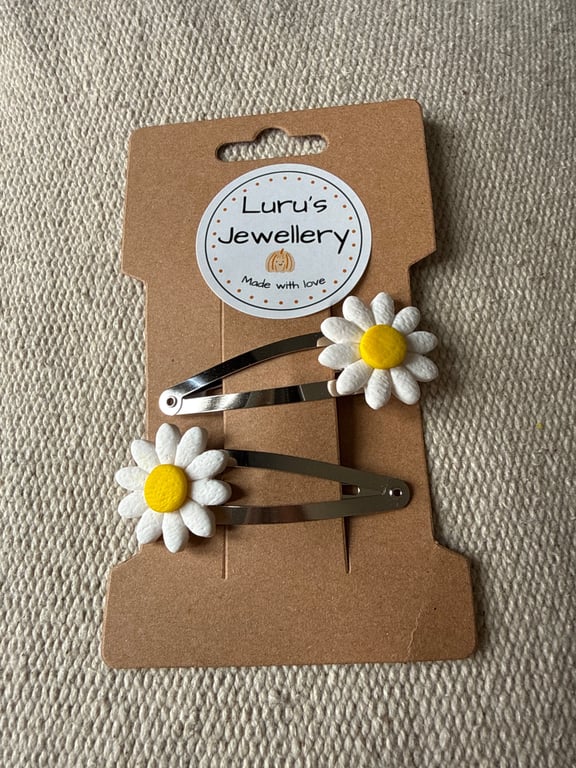 Polymer clay daisy hair clip pair 
