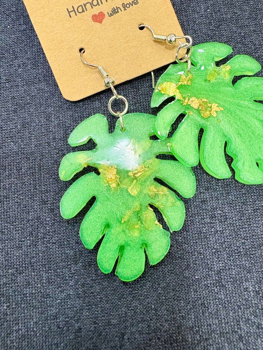 Resin dangle earrings