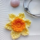 Daffodil crochet brooch