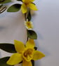 Felt Daffodil Garland: Handmade Floral Spring Decor - Image 9