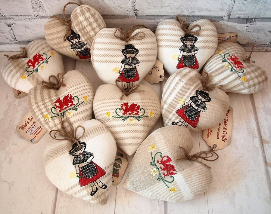 Welsh stuffed heart, Welsh Gift, gift for Nan, gift for mam, Gift from Wales, 