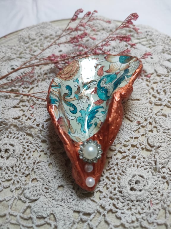 Oyster Shell Trinket Dish - Gift Boxed