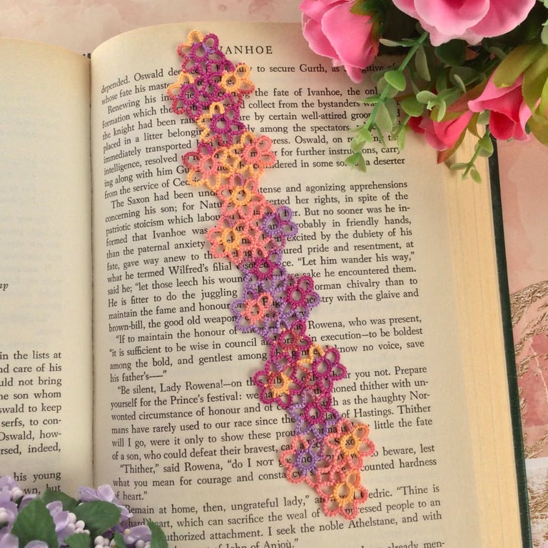 Summer Seconds - Floral Lace Bookmark in Shuttle Tatting