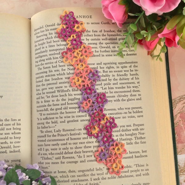 Summer Seconds - Floral Lace Bookmark in Shuttle Tatting
